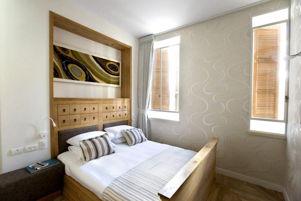 Two bedroom apartment - Patio and Hot Tub | Molcho Neve Tzedek Apartments