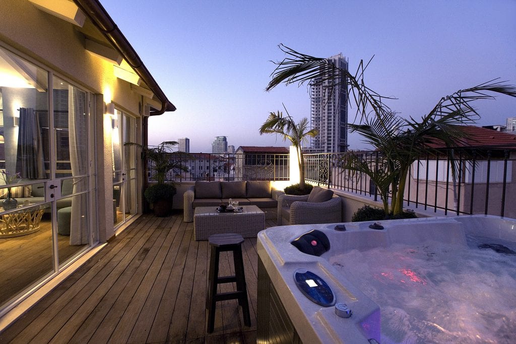 Rooftop Suite with Balcony and Hot Tub | Molcho Neve Tzedek Apartments